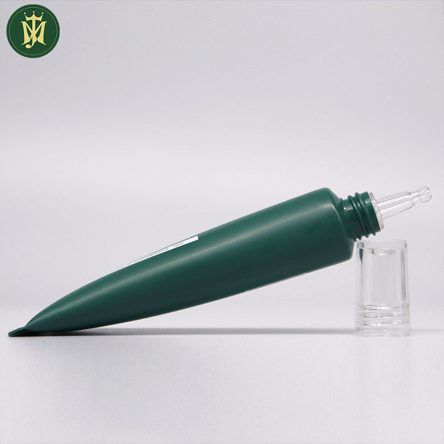 Tubos de plástico cosméticos para envases de cremas para ojos y esencias para manchas.