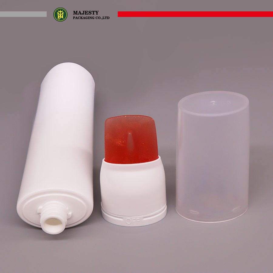 Embalaje cosmético de crema de plástico vacío ovalado de masaje de silicona con tubos de compresión de función especial