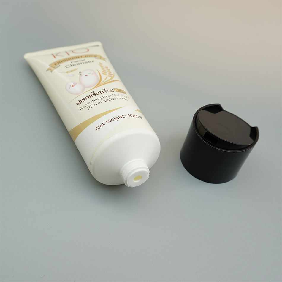 Etiquetado personalizado Tubos cosméticos de compresión suave, limpiador facial, tubo de embalaje de plástico con prensa, tapa abierta, embalaje para cuidado de la piel