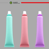 OEM/ODM personalizado 10ml 15ml tubo de brillo de labios de plástico con tapa de acrílico tubo de bálsamo labial para envases cosméticos superficie de estampado en caliente