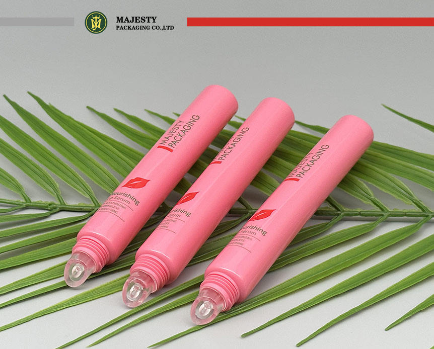 Tubos plásticos cosméticos modificados para requisitos particulares del brillo de labios del lápiz labial del aplicador del silicón de 19m m 15ml 20ml del apretón