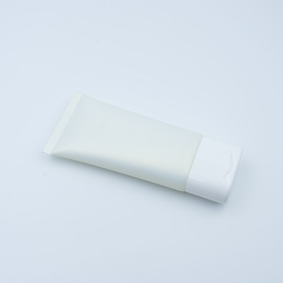 Tubo de plástico blanco suave personalizado para cosméticos vacío 60ml 100ml 120ml tapa abatible para crema de ojos champú crema de manos protector solar
