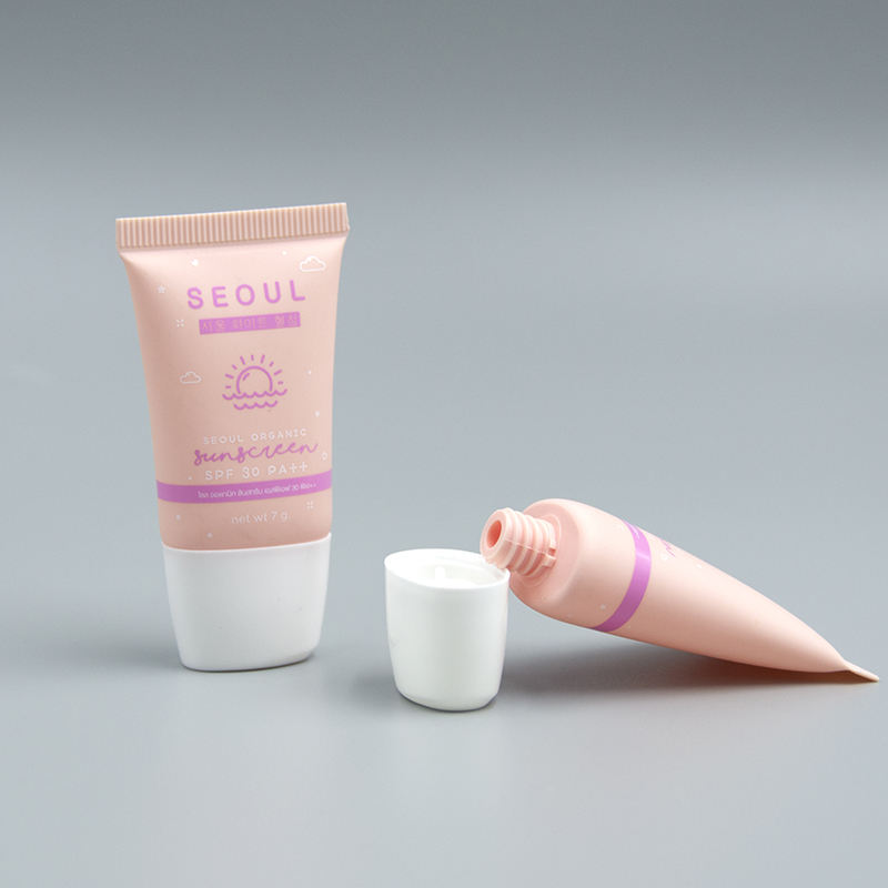 Logotipo personalizado Squeeze Cosmetic Tubo de plástico vacío Base de mano suave para el cuidado de la piel facial Mini loción de crema solar