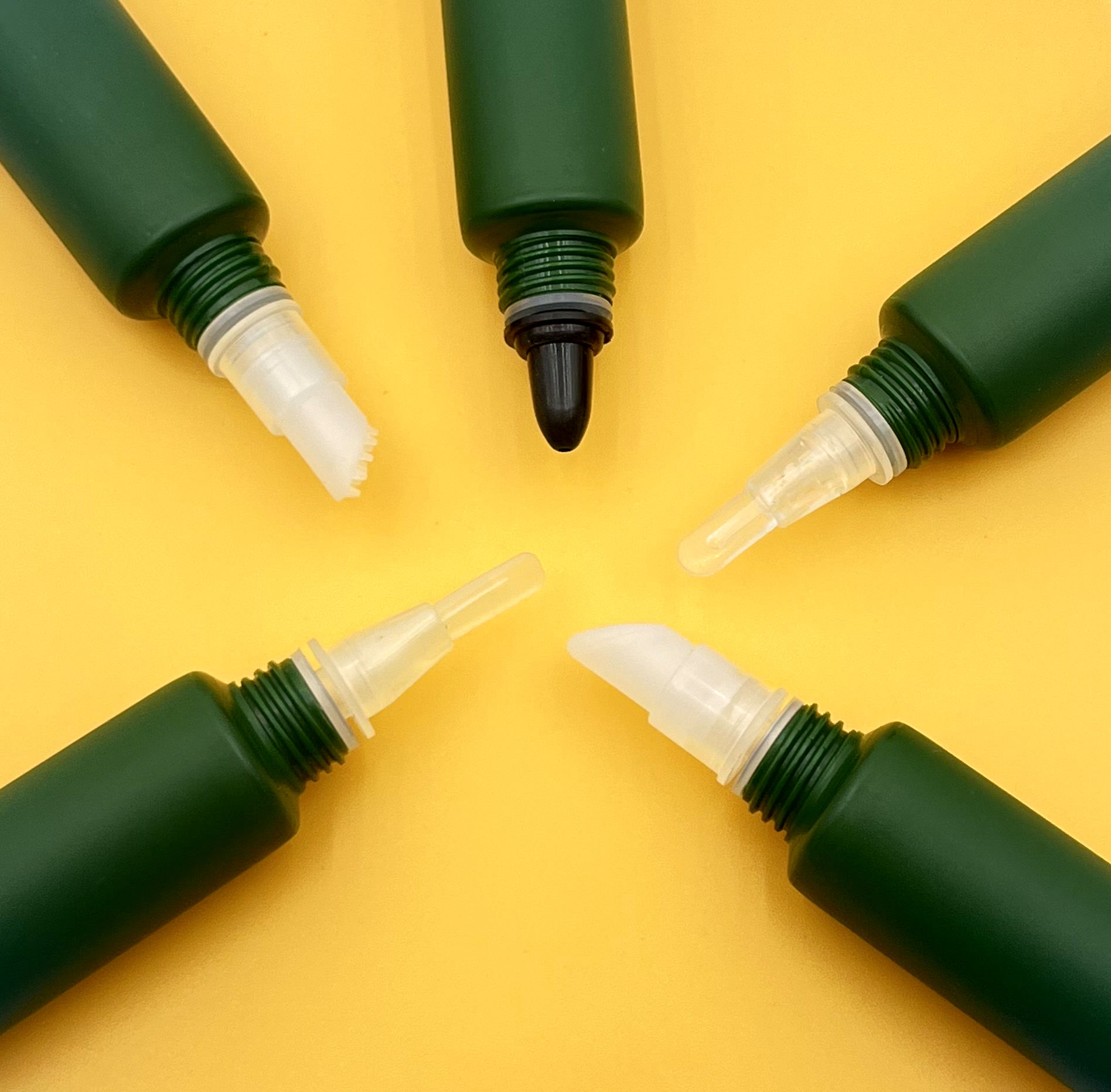 Envases de bálsamo labial personalizados, redondos de plástico, respetuosos con el medio ambiente, populares, con aplicador flocado, protector solar, crema para ojos, máscaras para el cuidado de la piel