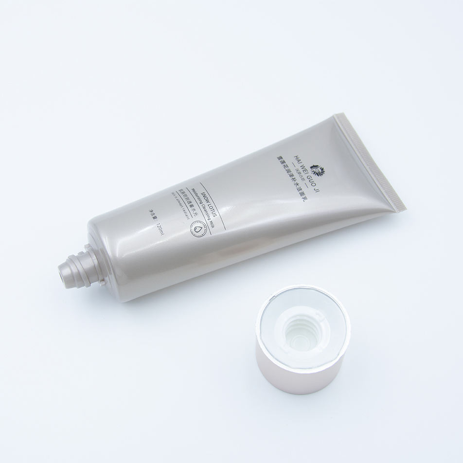 Venta al por mayor de tubos de plástico de compresión suave personalizados, 60ml, 100ml, 120ml, envases vacíos de PE, limpiador facial, protector solar para el cuidado de la piel
