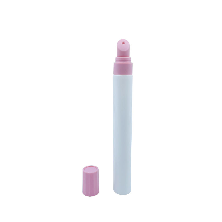 Envases de brillo de labios vacíos personalizados, tubos de plástico para labios de 15ml, 20ml y 30ml con punta de silicona para envases cosméticos de bálsamo labial
