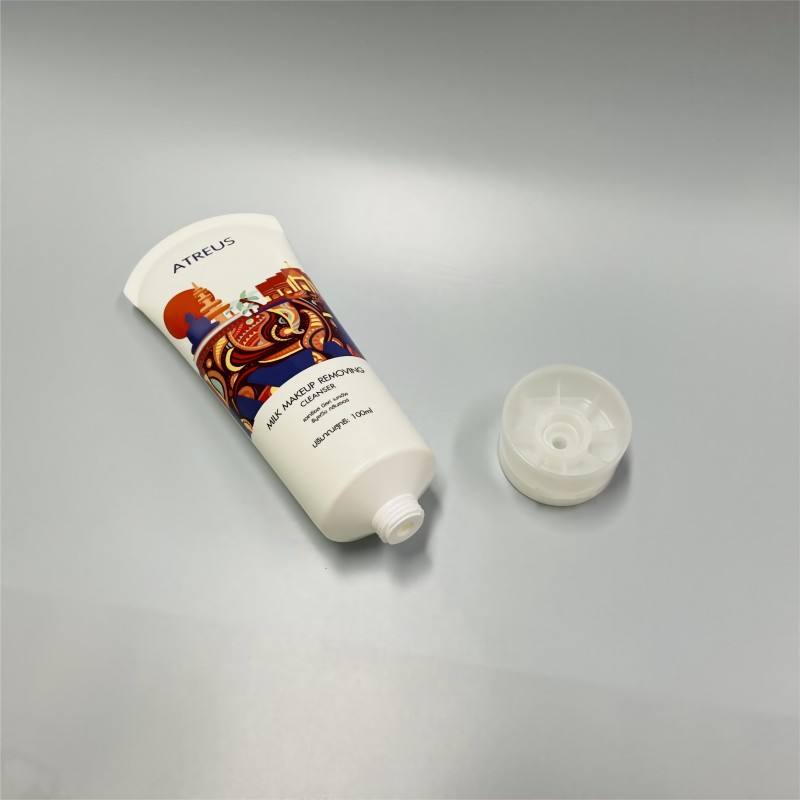 Tubo de plástico PE de 80 ml y 100 ml para limpiador facial, envases cosméticos de colores personalizados con tapa para protector solar y champú