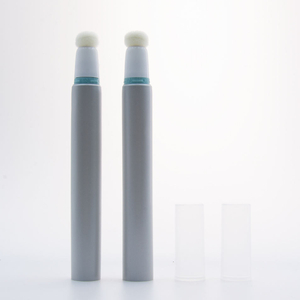 Logotipo personalizado, tubos de brillo de labios naranja de 10ml, cosméticos de plástico vacíos con aplicador de pincel flocado para maquillaje facial y de máscara
