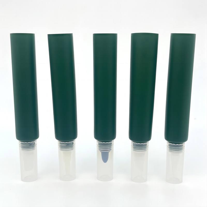 Tubos exprimibles de brillo labial suave de lujo, superficie serigrafiada amigable para el cuidado de la piel, embalaje y aplicador de crema para ojos