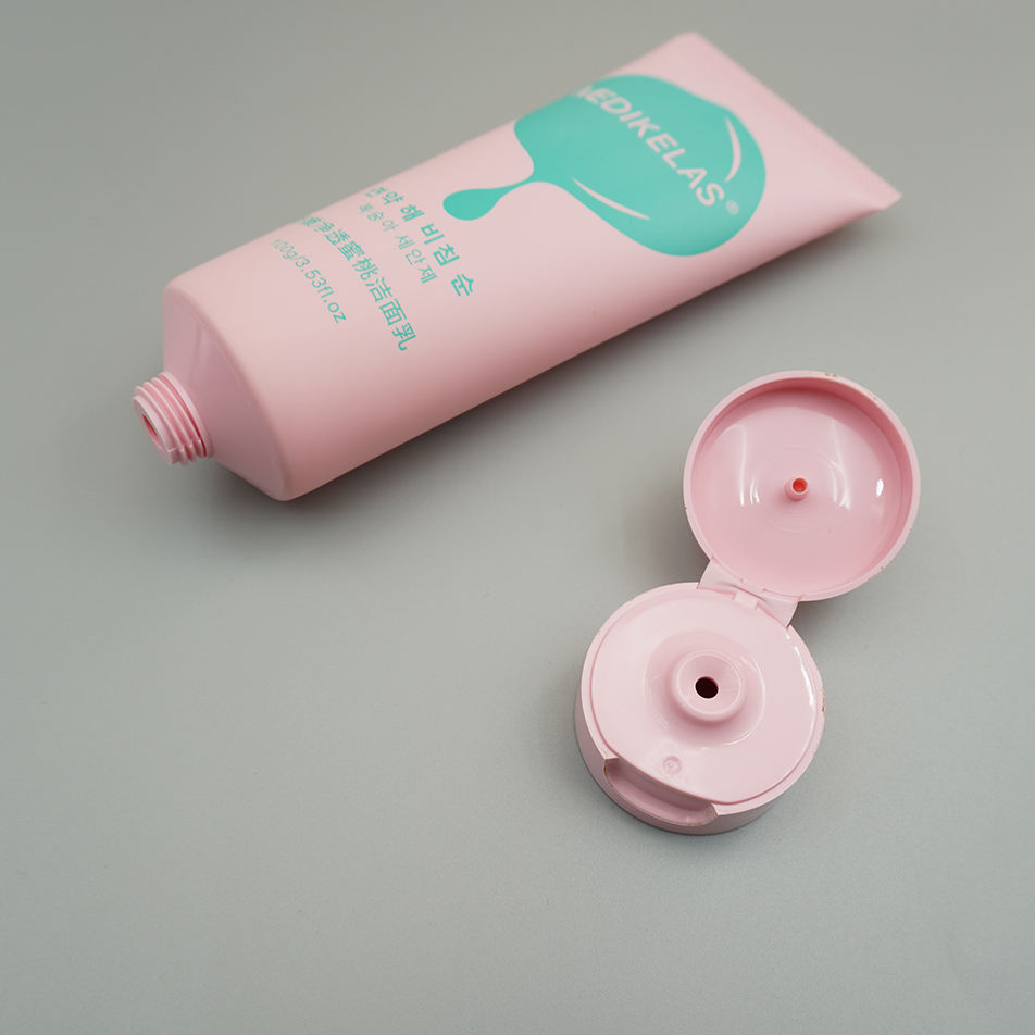Máscara cosmética de plástico con tubo de embalaje de crema limpiadora facial con logotipo personalizado con tornillo o tapa abatible para lavado de cara