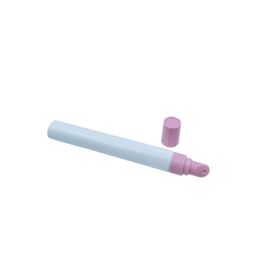 Envases de brillo de labios vacíos personalizados, tubos de plástico para labios de 15ml, 20ml y 30ml con punta de silicona para envases cosméticos de bálsamo labial