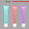 OEM/ODM personalizado 10ml 15ml tubo de brillo de labios de plástico con tapa de acrílico tubo de bálsamo labial para envases cosméticos superficie de estampado en caliente