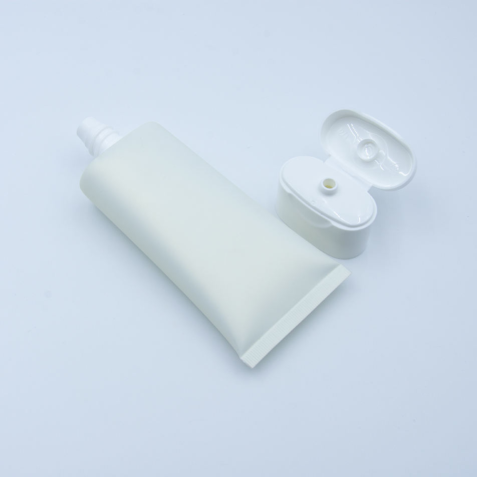 Tubo de plástico blanco suave personalizado para cosméticos vacío 60ml 100ml 120ml tapa abatible para crema de ojos champú crema de manos protector solar