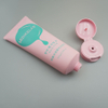 Máscara cosmética de plástico con tubo de embalaje de crema limpiadora facial con logotipo personalizado con tornillo o tapa abatible para lavado de cara