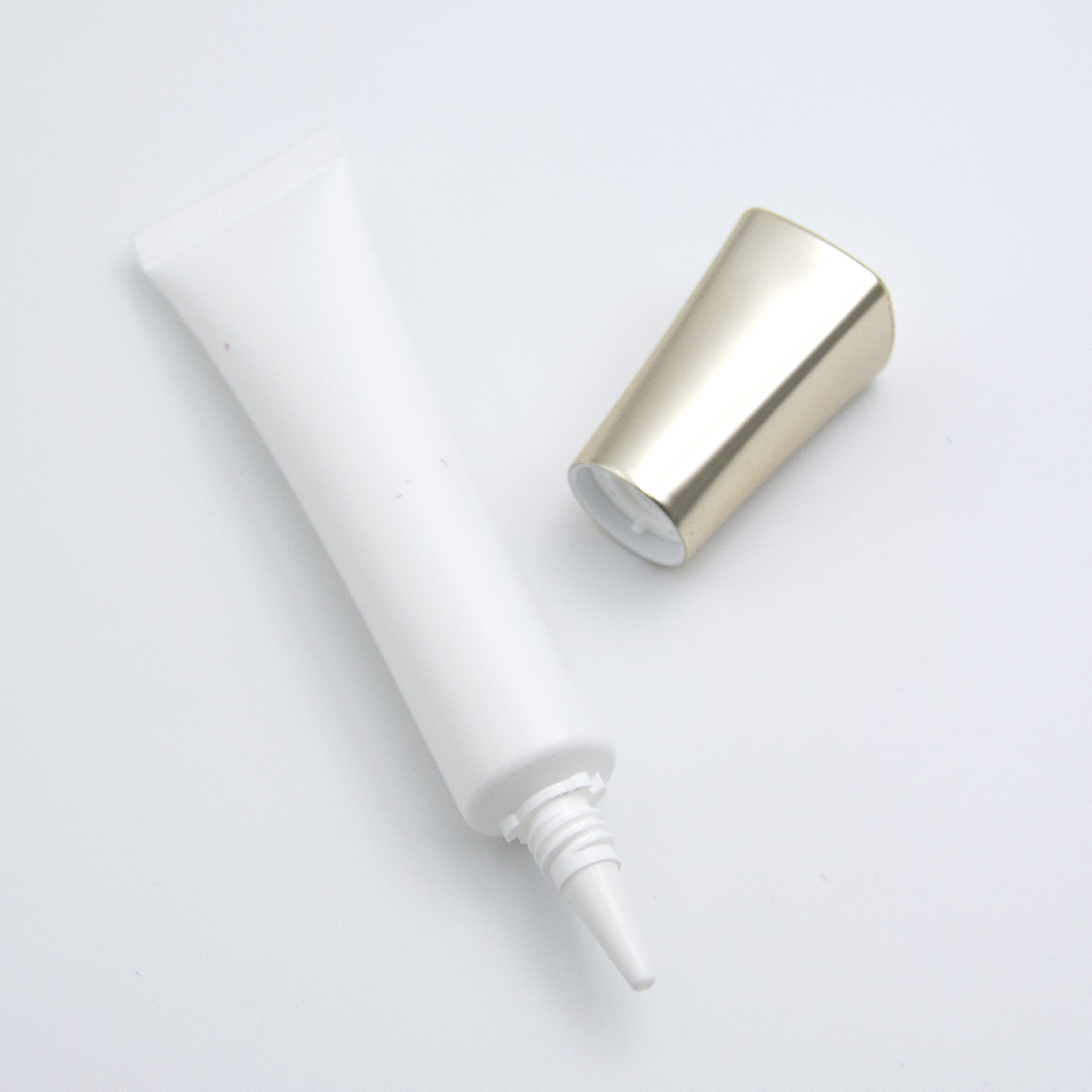 Tubo de crema para ojos de plástico PE de pequeño volumen, 10ml, 20ml, 30ml, con aplicador de boquilla puntiaguda, tubos de plástico cosméticos vacíos