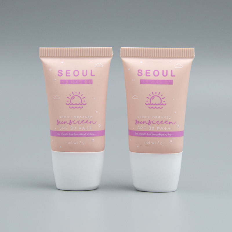 Logotipo personalizado Squeeze Cosmetic Tubo de plástico vacío Base de mano suave para el cuidado de la piel facial Mini loción de crema solar