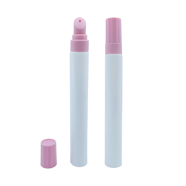 Envases de brillo de labios vacíos personalizados, tubos de plástico para labios de 15ml, 20ml y 30ml con punta de silicona para envases cosméticos de bálsamo labial