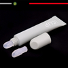 OEM y ODM Mini pequeños tubos de plástico blando de 10 ml PE con punta de silicona Punta de PE Brillo de labios Barra de labios Bálsamo labial Diseño de compresión