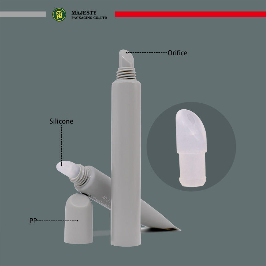 OEM y ODM Mini pequeños tubos de plástico blando de 10 ml PE con punta de silicona Punta de PE Brillo de labios Barra de labios Bálsamo labial Diseño de compresión