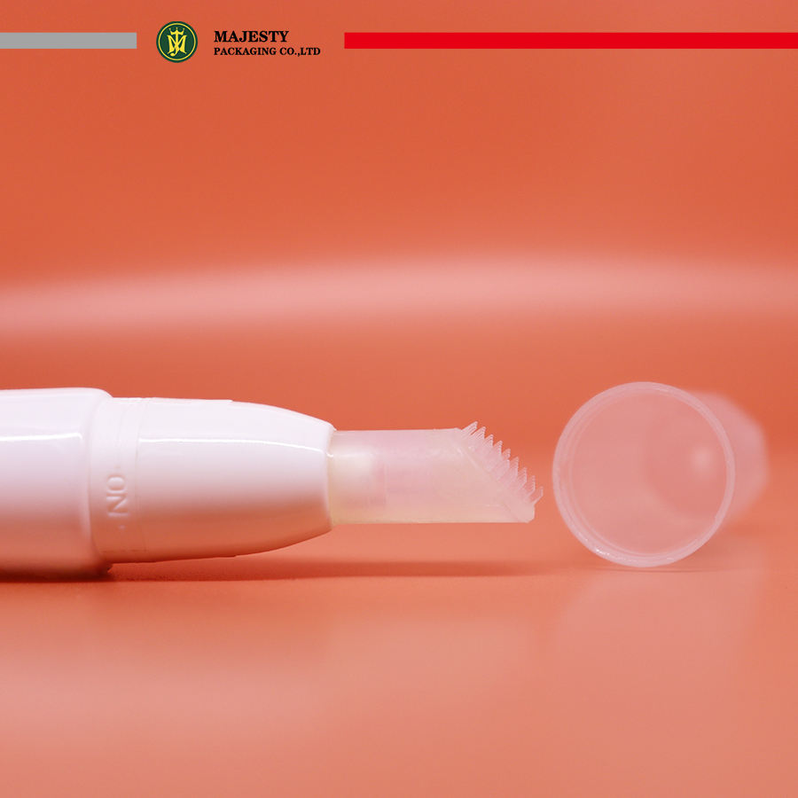 Pequeño tubo de labios de plástico para cosméticos, 10ml, 20ml, aplicador de lápiz labial y brillo de labios, tubo de maquillaje con cepillo