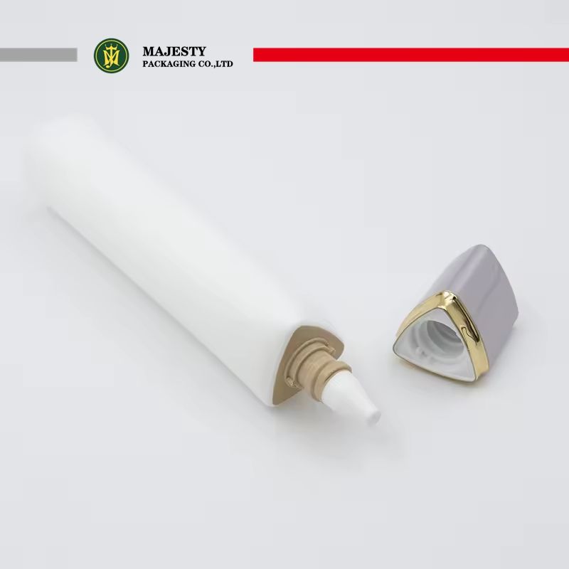 Tubo de compresión triangular con logotipo personalizado, embalaje vacío de 30mm, crema de lavado de cara, lápiz labial, 0,5mm de espesor, Material PP, tapón de rosca, protector solar