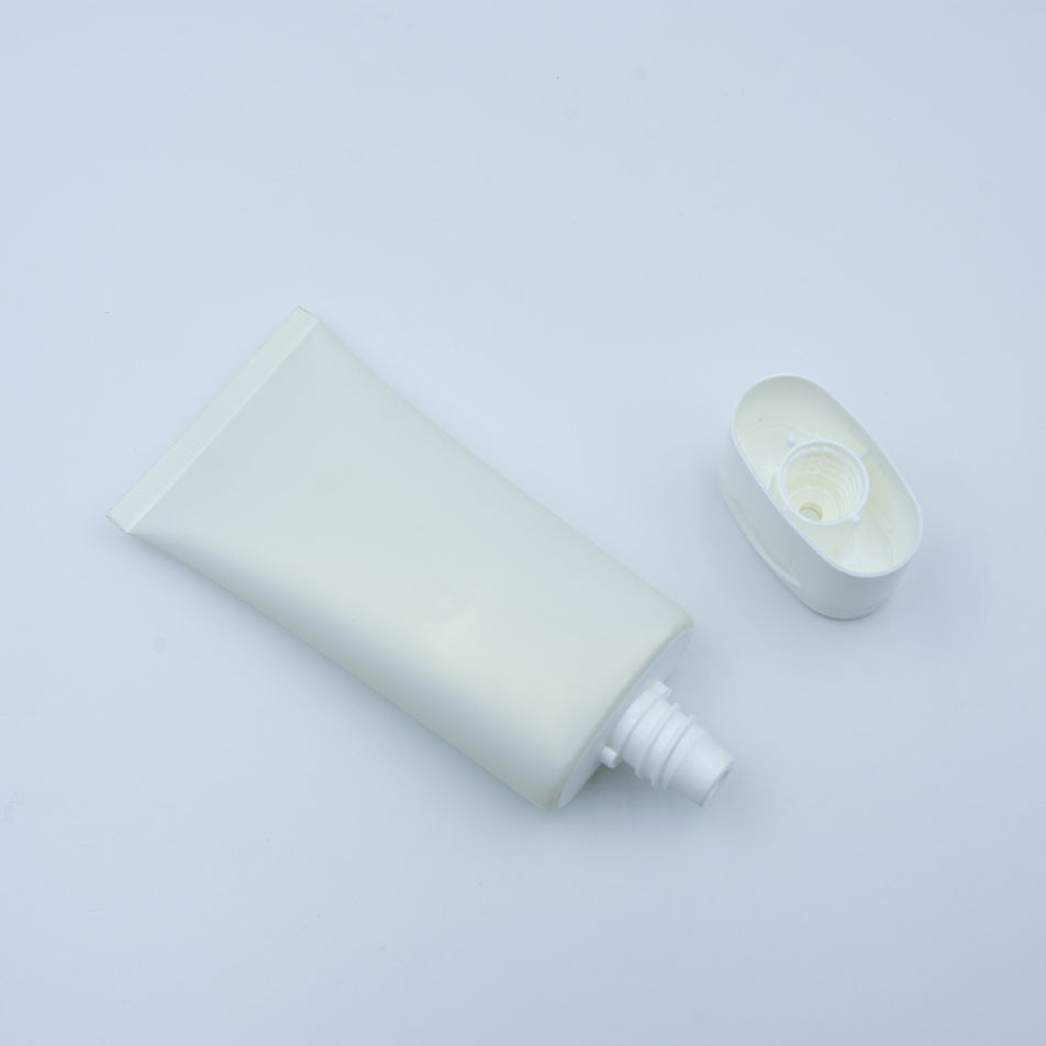 Tubo de plástico blanco suave personalizado para cosméticos vacío 60ml 100ml 120ml tapa abatible para crema de ojos champú crema de manos protector solar