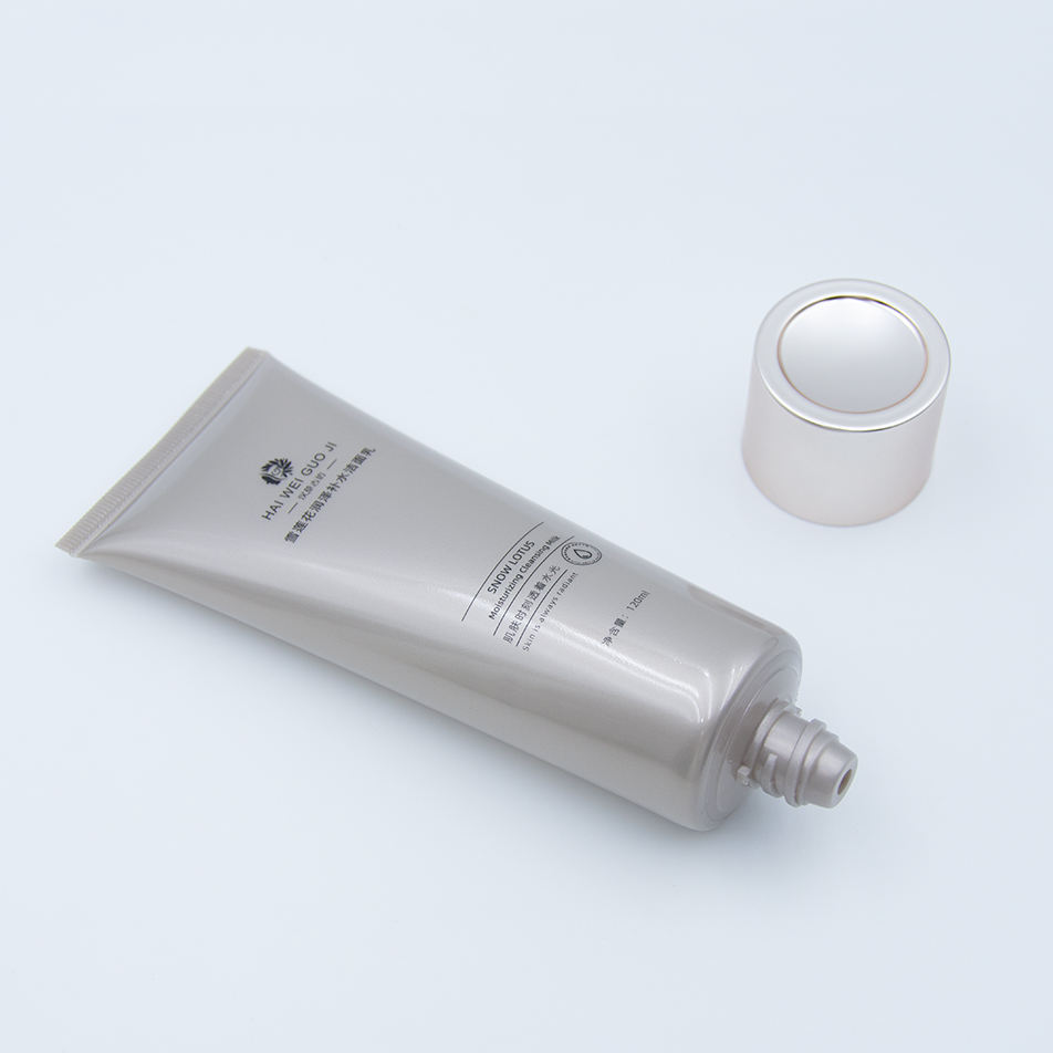 Venta al por mayor de tubos de plástico de compresión suave personalizados, 60ml, 100ml, 120ml, envases vacíos de PE, limpiador facial, protector solar para el cuidado de la piel