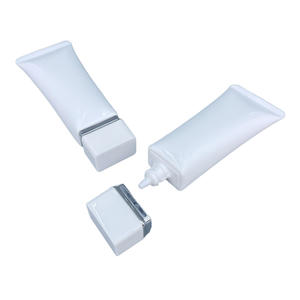 Envase exprimidor de crema de manos de tubo cosmético de PE de plástico blando de forma cuadrada con material de papel de etiquetado para cuidado de la piel y lápiz labial