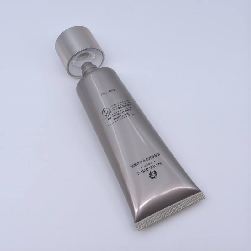 Precio de fábrica del tubo de PP de compresión suave OEM de 120 ml apto directamente para limpiador facial o protector solar para uso cosmético de limpiador facial