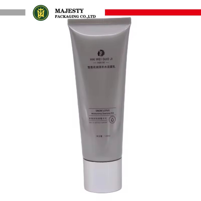 Precio de fábrica del tubo de PP de compresión suave OEM de 120 ml apto directamente para limpiador facial o protector solar para uso cosmético de limpiador facial