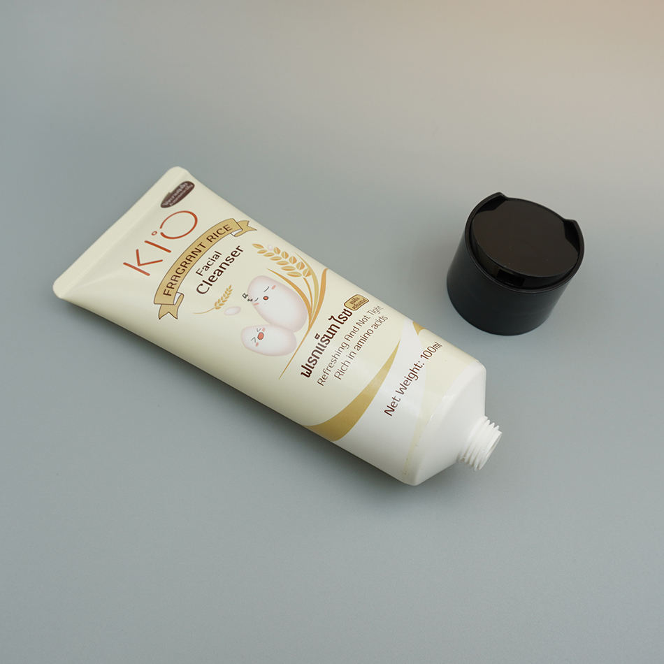 Etiquetado personalizado Tubos cosméticos de compresión suave, limpiador facial, tubo de embalaje de plástico con prensa, tapa abierta, embalaje para cuidado de la piel